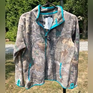 Realtree camo & turquoise women’s fleece jacket
